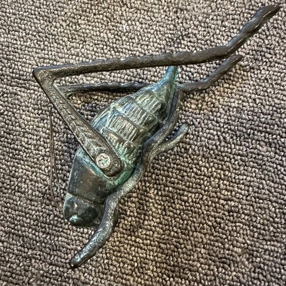 Vintage Cast Iron Insect Animal Grasshopper Cricket Figurine Paperweight - Picture 7 of 10